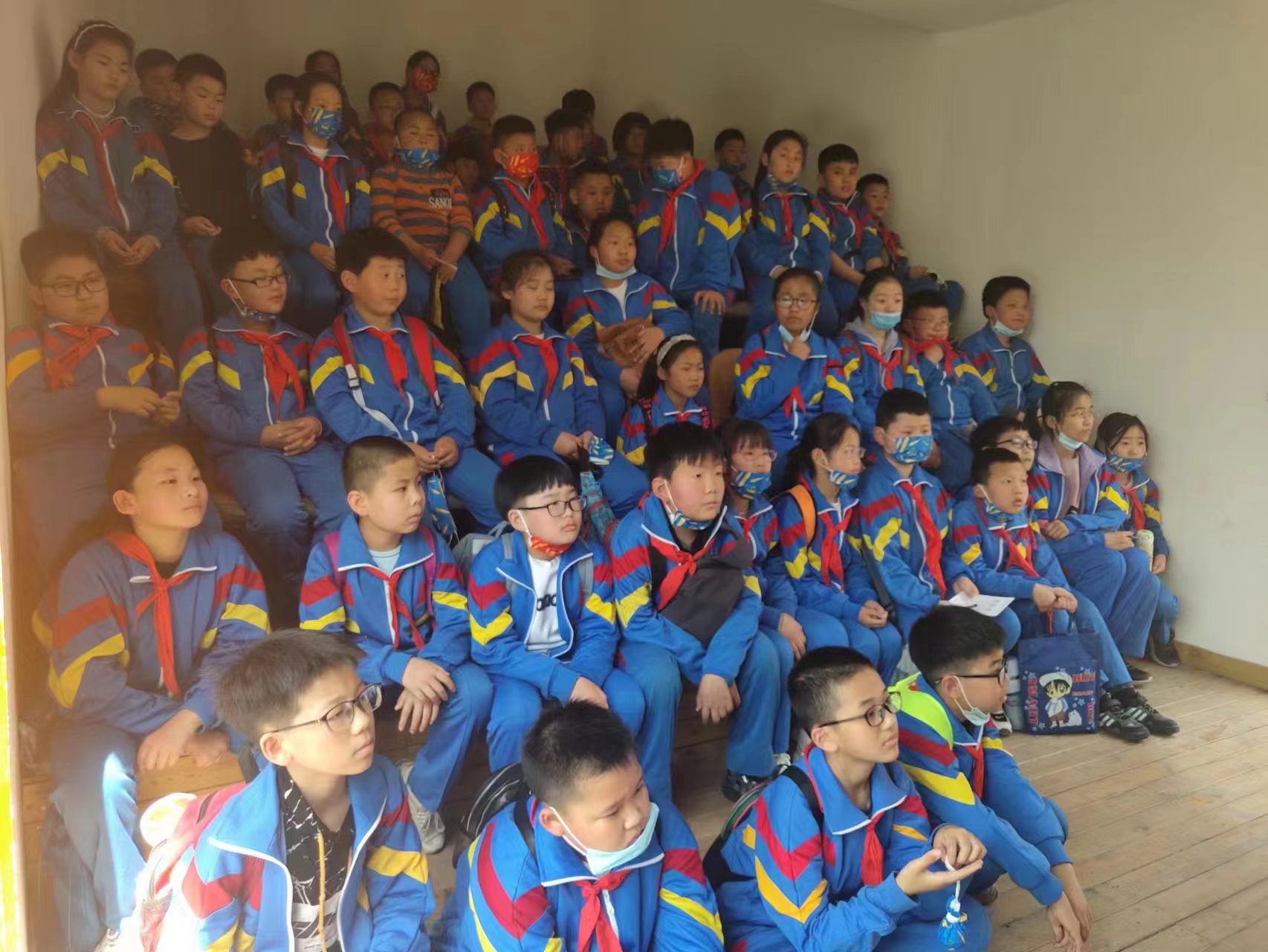 各地中小學(xué)生來(lái)茂豐金蟬科普示范基地研學(xué)